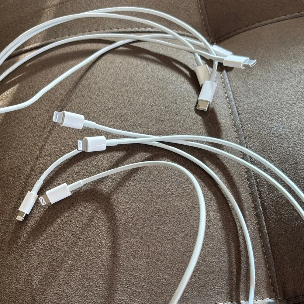 Apple White Charging Cable Bundle lightening to USB-C